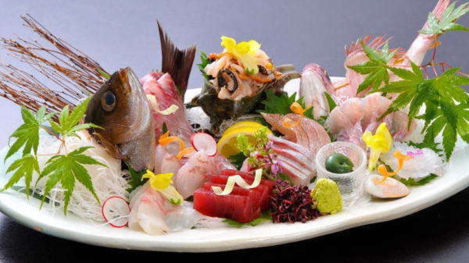 【料理グレードＵＰ】料理長おすすめ！伊豆近海の新鮮な魚介類を大皿に贅沢にご用意「豪華海鮮盛りプラン」